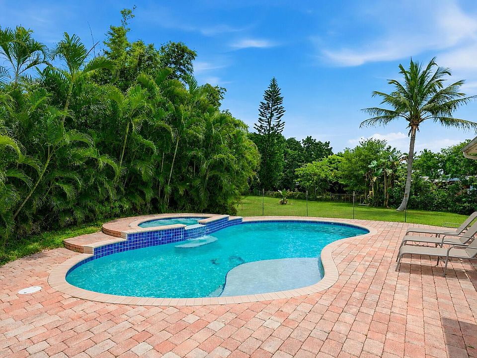 1st image of 156 Granada Drive