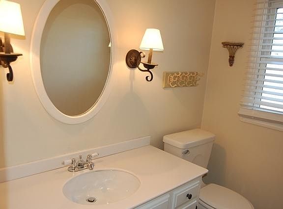 4th image of 3712 W Sherbrooke Dr