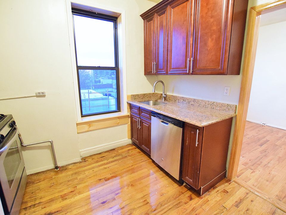 1st image of 261 14th St #Xi