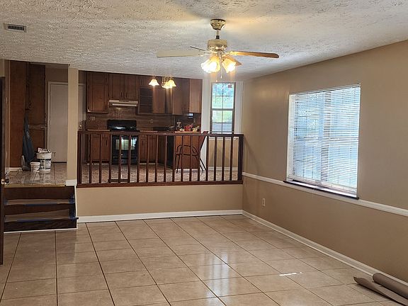 2nd image of 1045 Lombardy Way