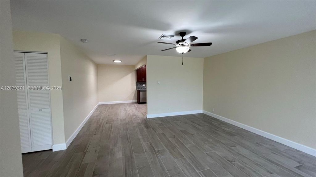 2561 NE 10th Ct #2561, photo 4