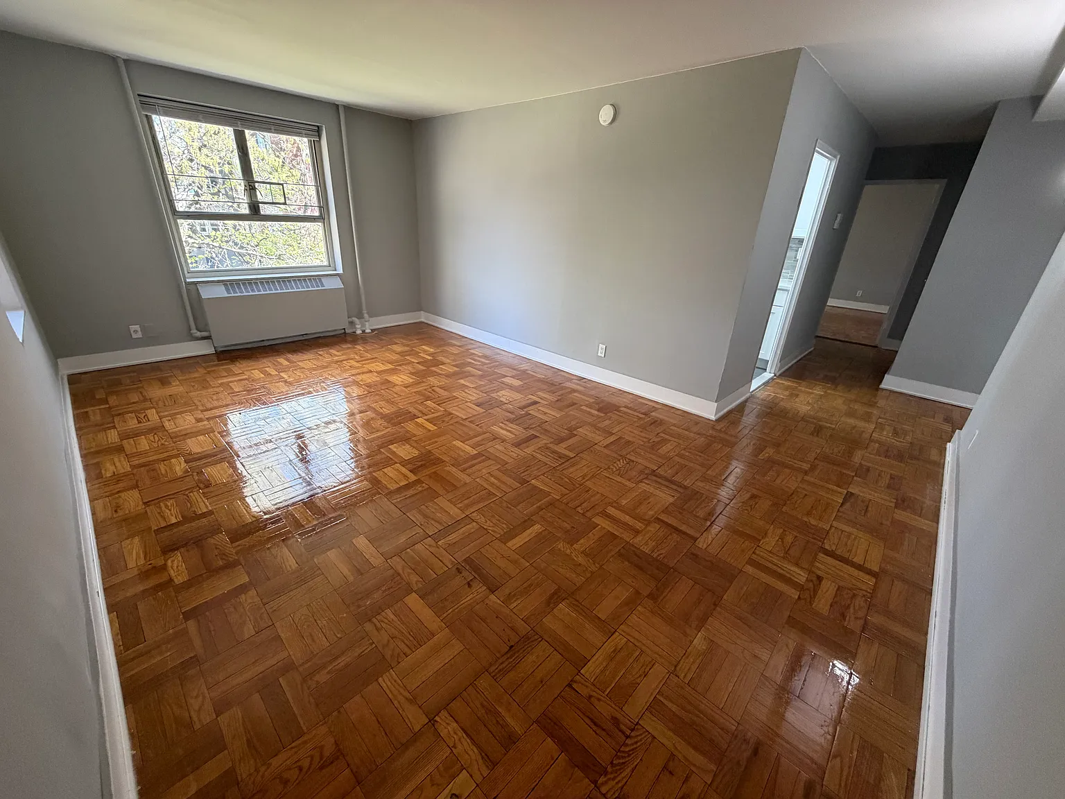 71st Cres, Fresh Meadows — Photo 4