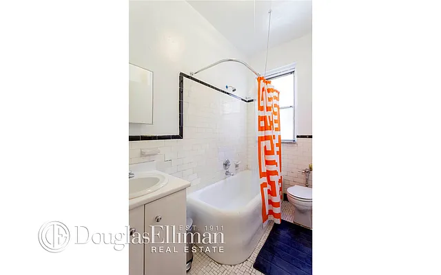 Rented by Douglas Elliman | media 21