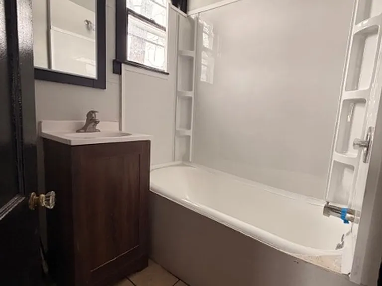 1002 Lindoo Ave E — Photo 18