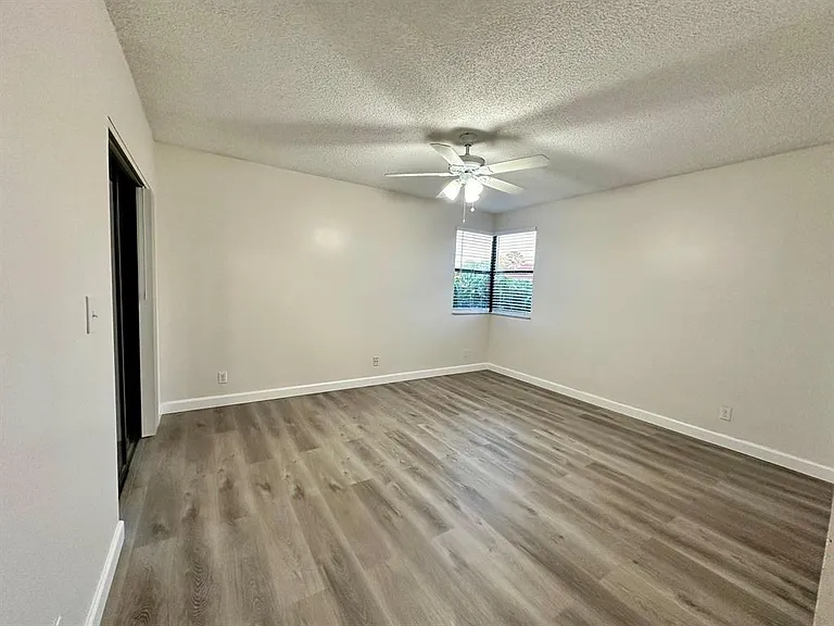 5641 Riverside Dr #306B1 — Photo 10