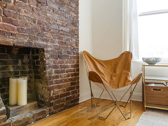 5th image of 257 W 10th St APT 5E