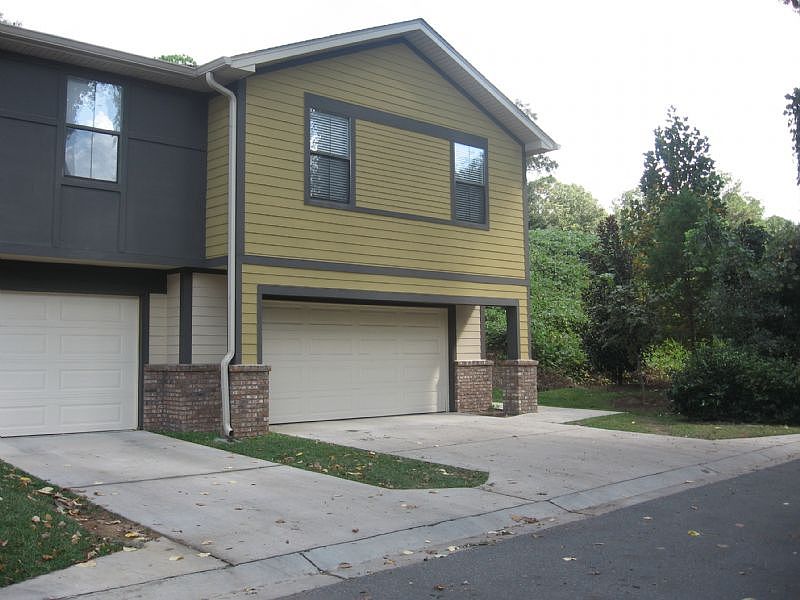 1st image of 2302 Timber Oaks Ln #1