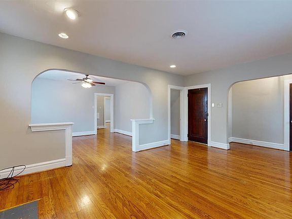 5th image of 834 Pennsylvania Ave #B