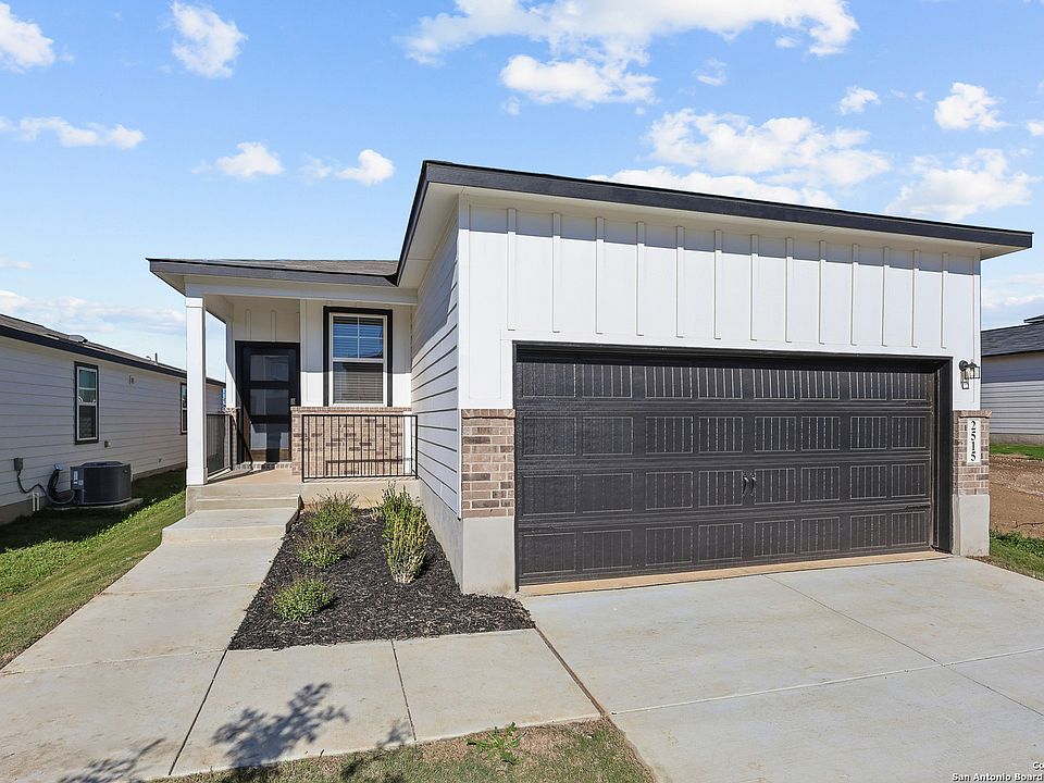 1st image of 2515 Dry Moss Way