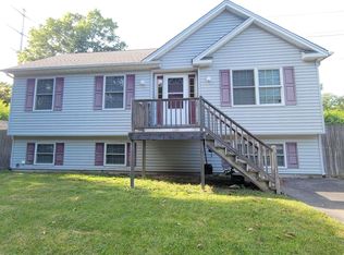 73 Prince Rd, Rocky Point, NY 11778
