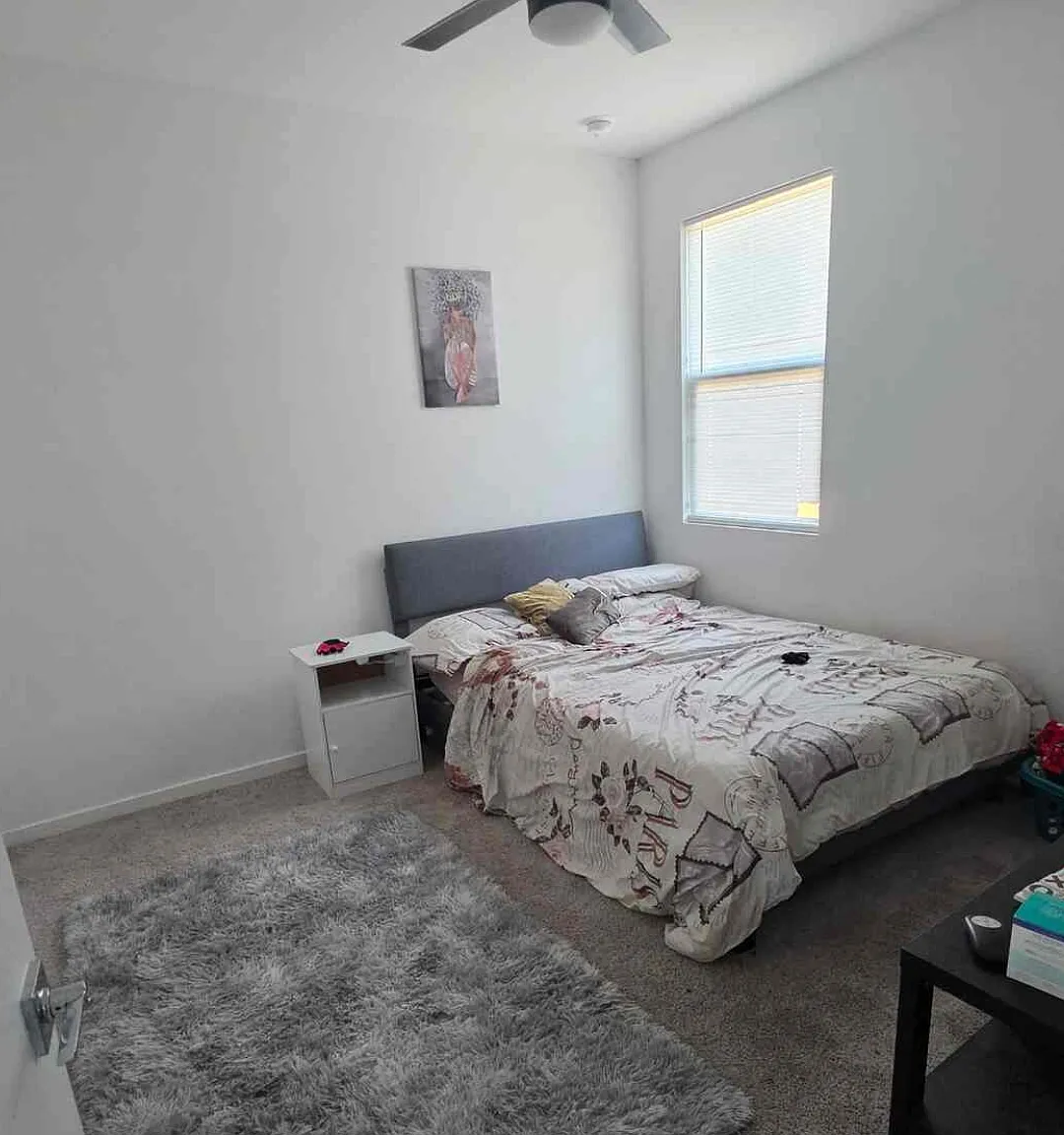 4 bed, 2027 sqft, $850 — Photo 2