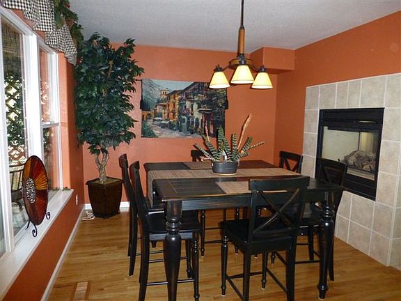 Romantic or casual dining.