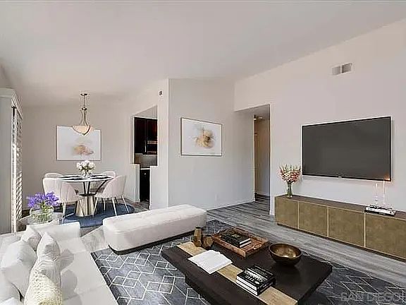 4th image of 4040 Porte La Paz #88