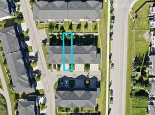 204 E Jumping Pound Cmn, Cochrane, AB T4C2L1