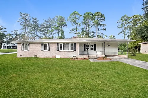 21 Newport Dr Photo 1