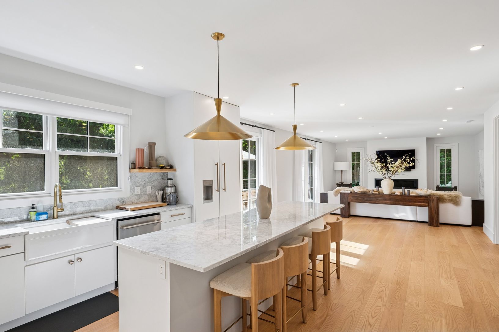  Open Kitchen to Living