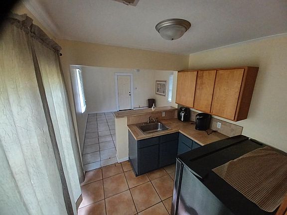 5th image of 115 E Palmetto Ave