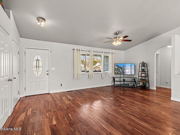 4th image of 850 E Trinity Ct
