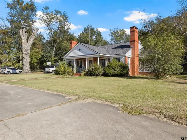 205 S Main St, Winnsboro, TX 75494
