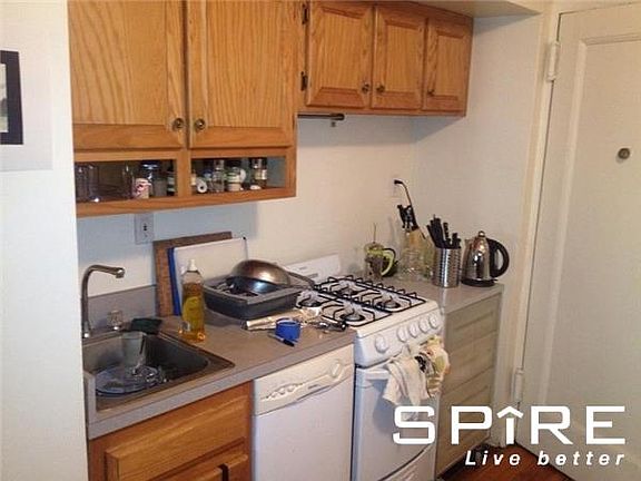 5th image of 255 W 75th St APT 2I