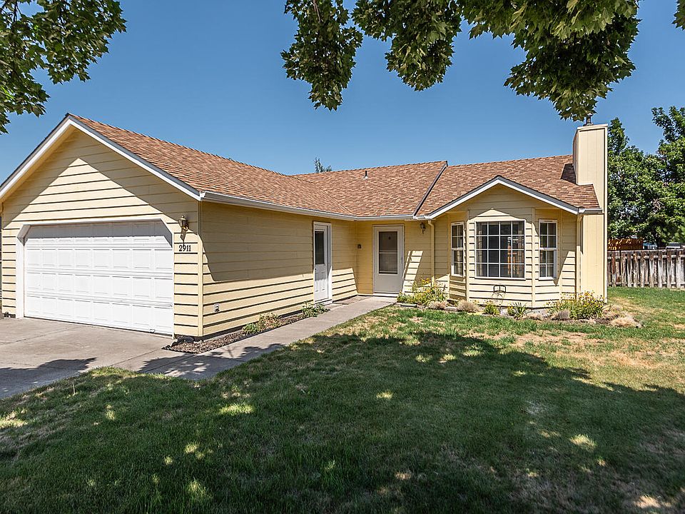 1st image of 2911 SW Reindeer Ave