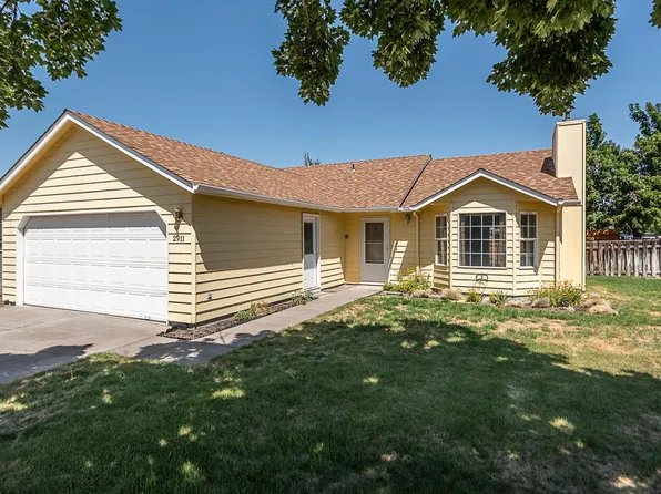 2911 SW Reindeer Ave, Redmond, OR 97756