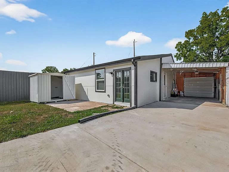 889 Chas Ln — Photo 28