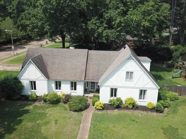 2575 Overlook Dr, Germantown, TN 38138