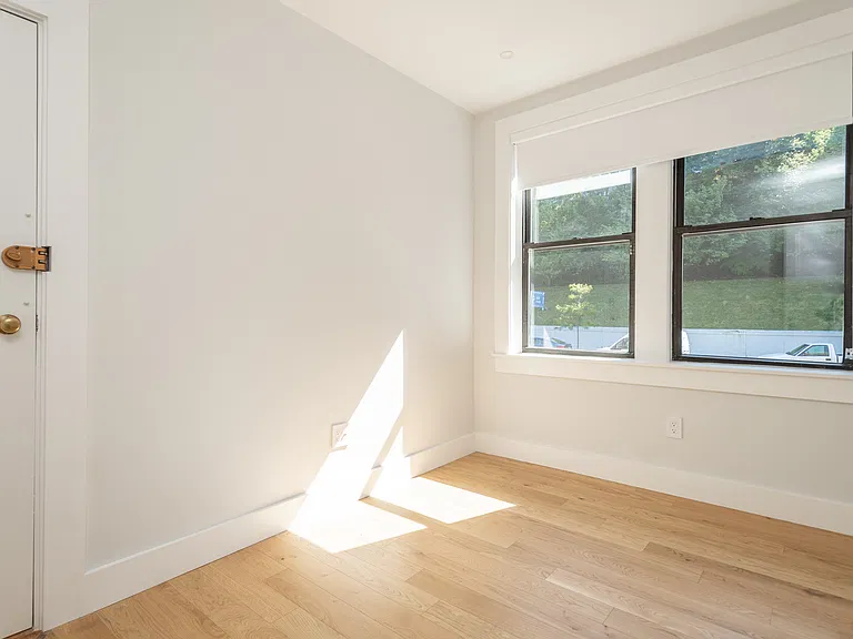 4 Elko St #3 — Photo 10