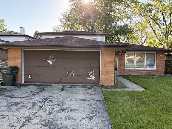 2nd image of 15339 Blackstone Ave