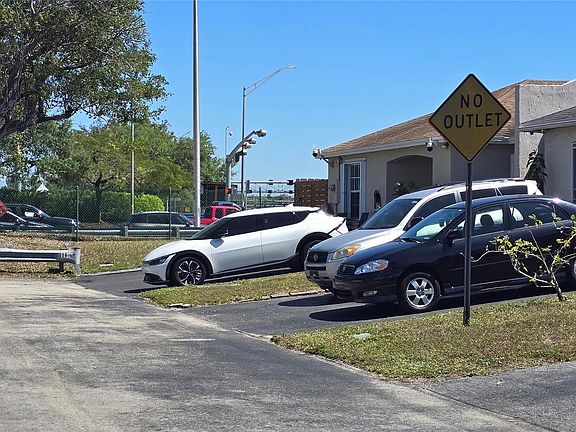 5th image of 2704 NW 199th Lane