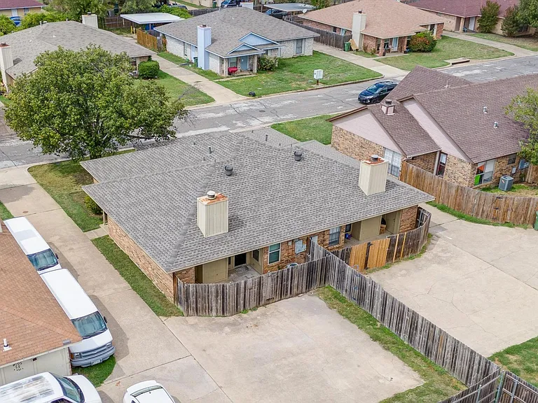 2319 Indigo Ln — Photo 26