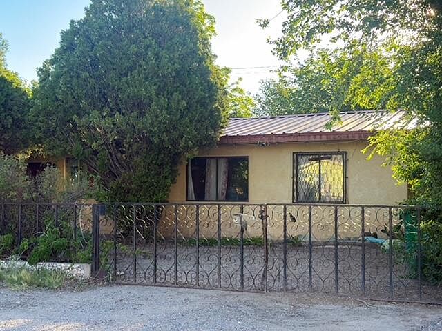 2nd image of 3809 Santa Anita Rd SW