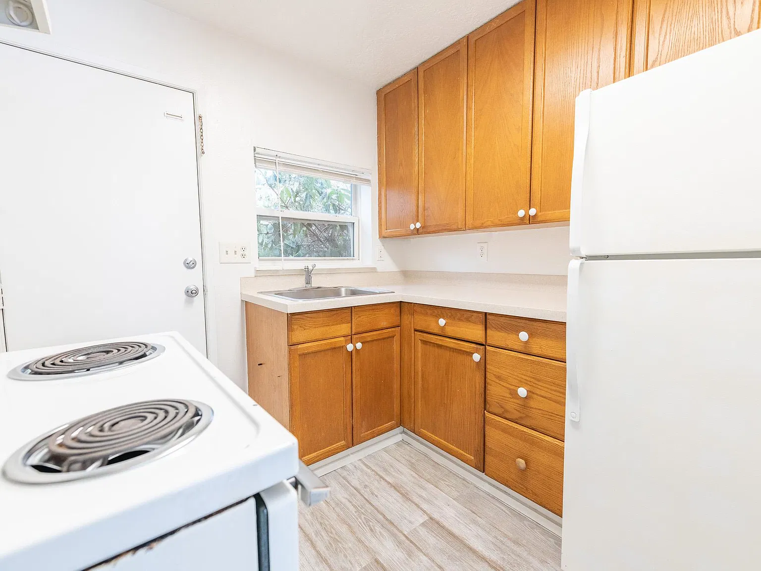 1 bed, 600 sqft, $1,095 — Photo 2