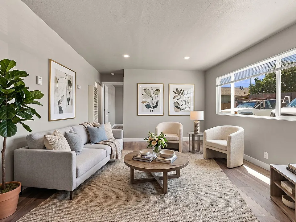821 Blossom Way #4