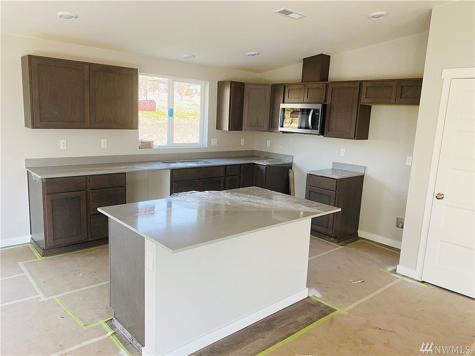 2nd image of 32 Pippin Ln