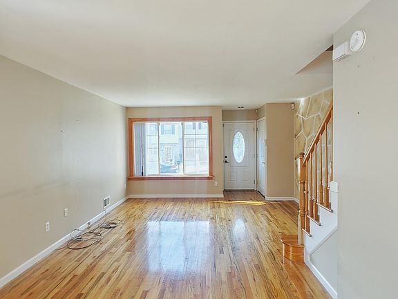 2nd image of 46 Garden St