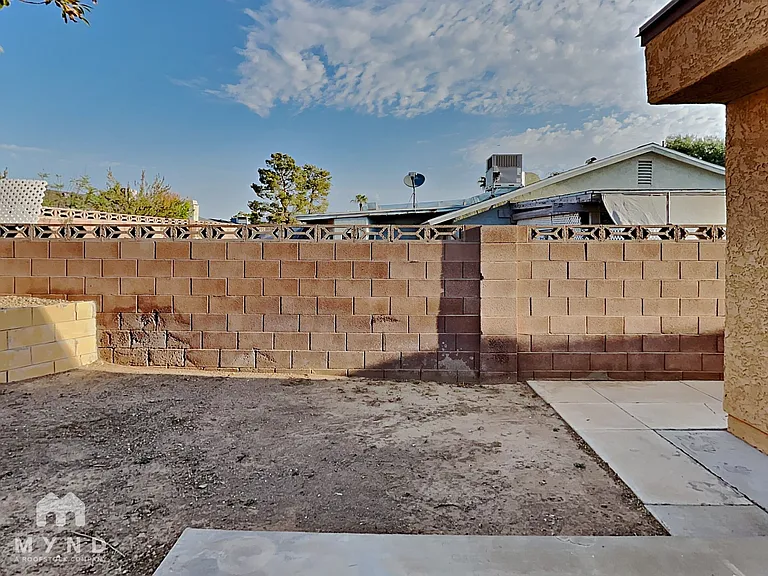 261 Queen Marie Ct — Photo 23