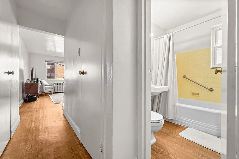 1 bed, 400 sqft, $1,072 — Photo 4