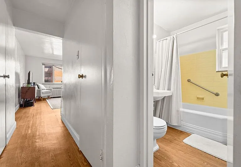 5552 Covode St #6 — Photo 11
