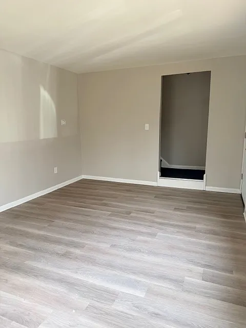3 bed, 924 sqft, $1,000 — Photo 3