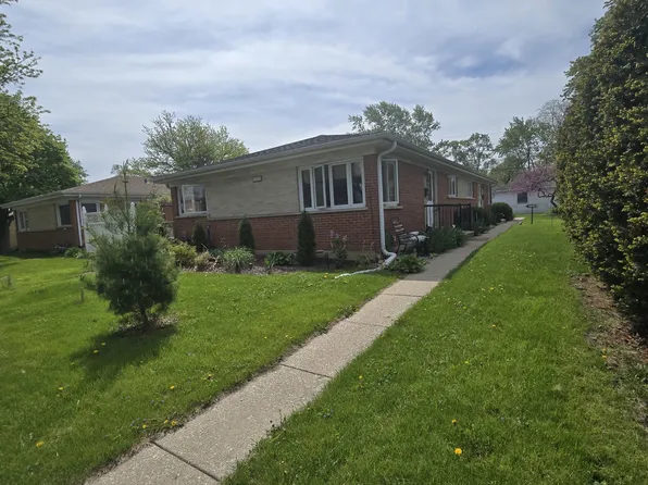 215-217 E Vermont St, Villa Park, IL 60181