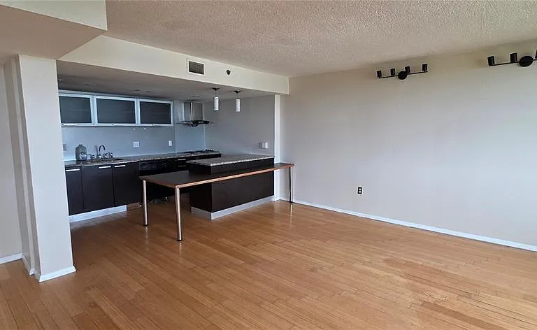 701 S Madison Ave #407 — Photo 12