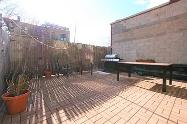 Rented by R New York