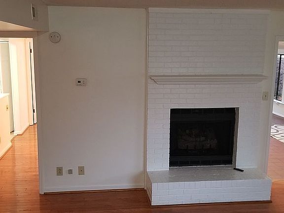 Living Room & Gas Logs