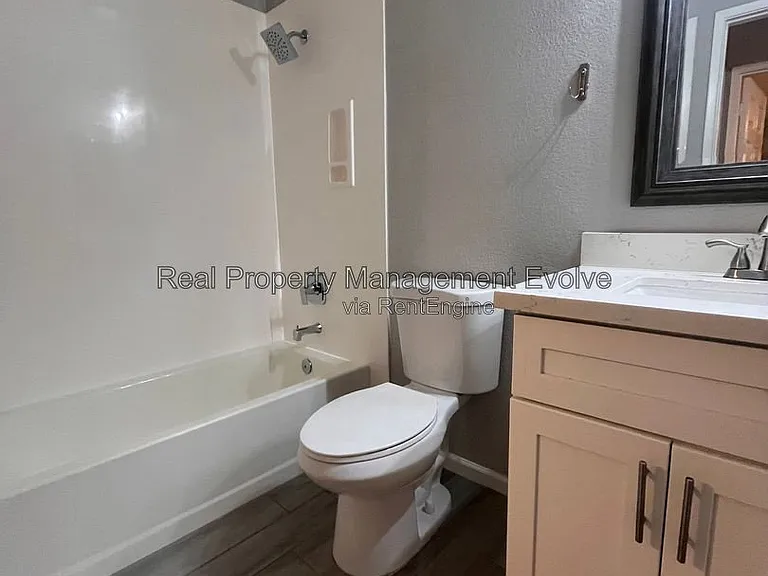408 W Blackhawk Dr #1 — Photo 27