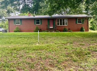 3004 Lutz Blvd, Newton, NC 28658