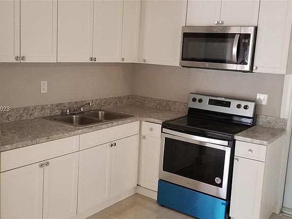 3rd image of 1440 NE 153rd Ter