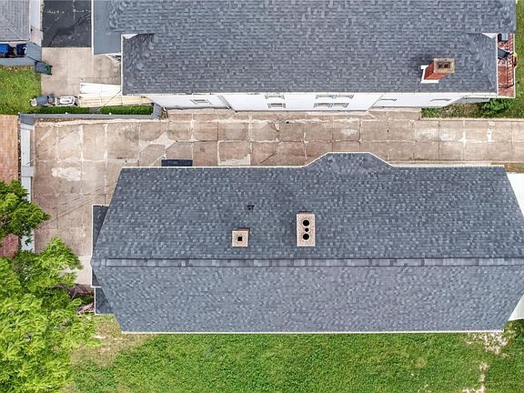 5th image of 220 E Delavan Ave