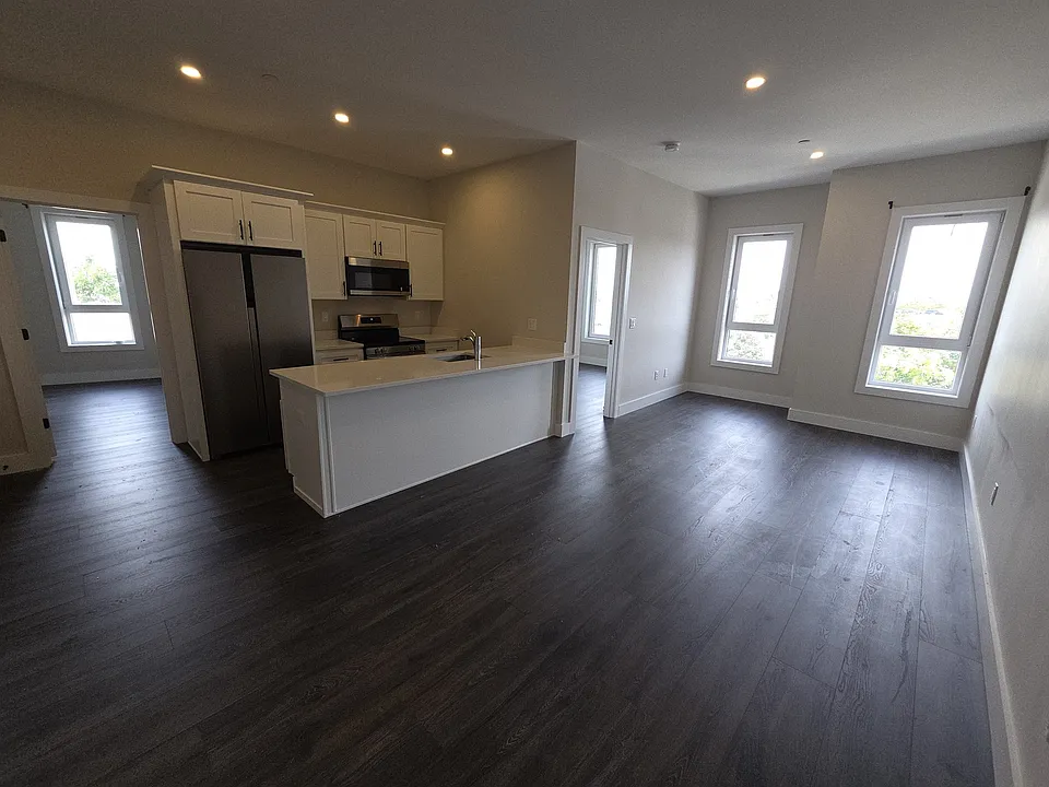 64 Tolman St #7